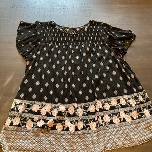 Torrid size 2 black, white and pink pattern blouse